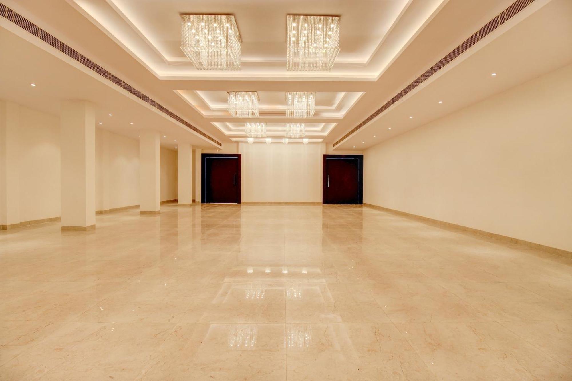 Super Townhouse Oak Aurelia Grand Hotel Lakhnau Kültér fotó