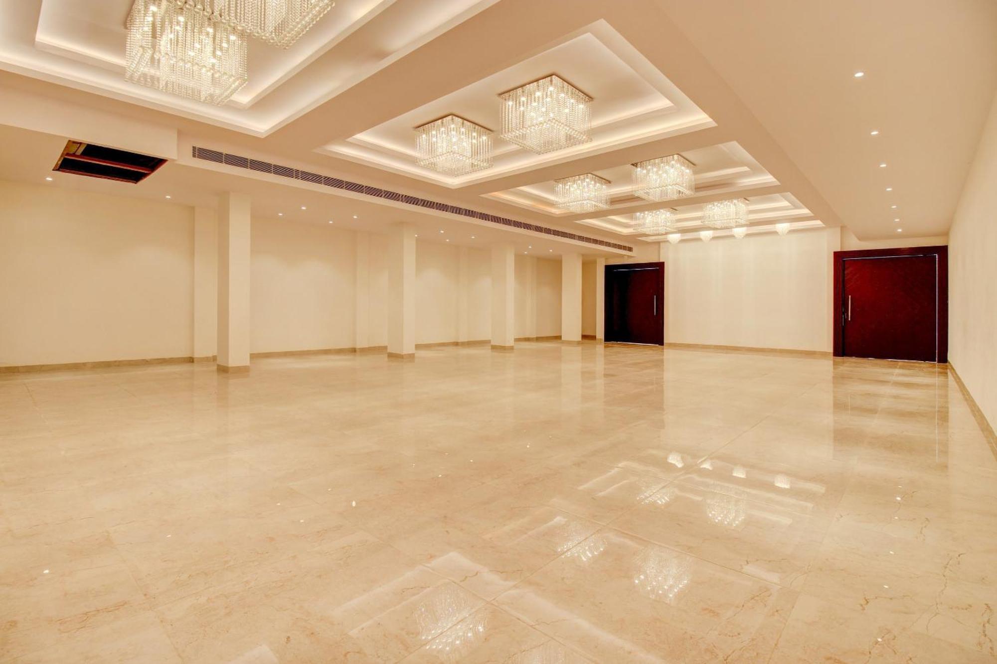 Super Townhouse Oak Aurelia Grand Hotel Lakhnau Kültér fotó