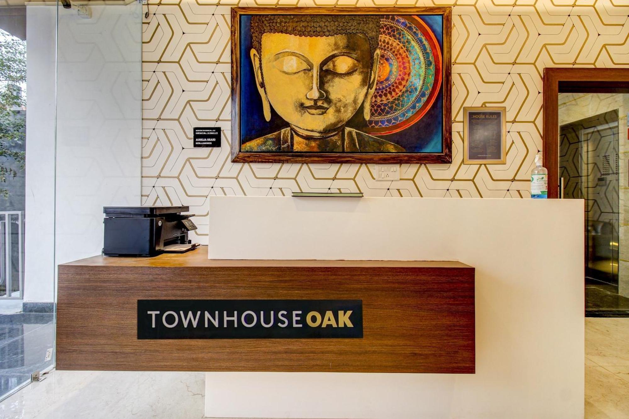 Super Townhouse Oak Aurelia Grand Hotel Lakhnau Kültér fotó
